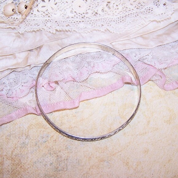 Danecraft Sterling Silver 1/4" Bangle Bracelet - Floral / Flower Design - Picture 8 of 9